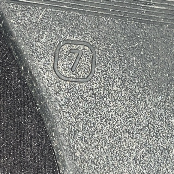 Old Navy women’s Black ballet pointer flats size 7 - Picture 9 of 9